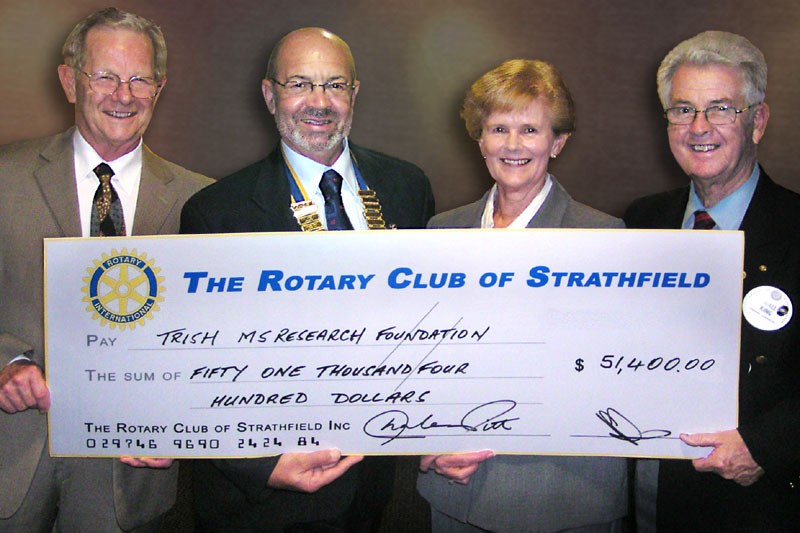 Roy  Langsford OAM, President Grahame True, Carol Langsford OAM and Rotarian Niall King with $51,400 cheque